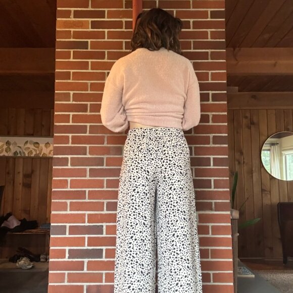Leopard Print Flowy Pants - Picture 2 of 4